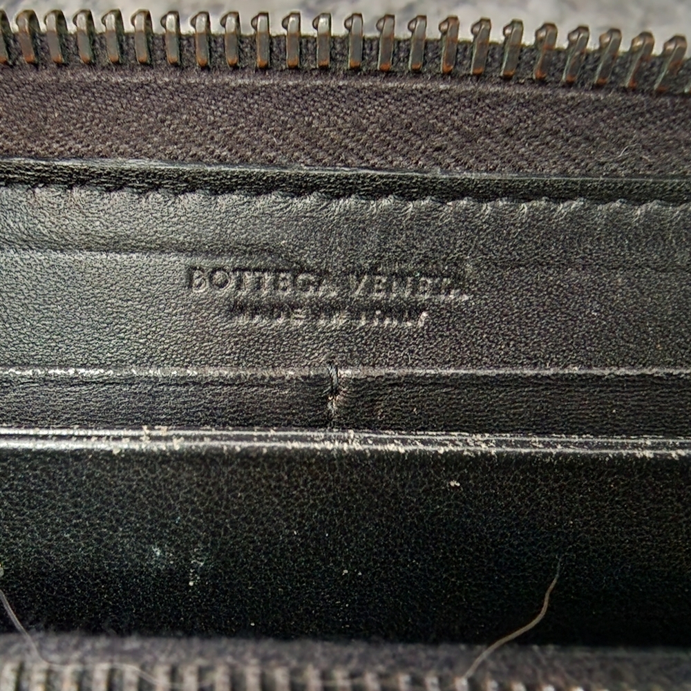 Bottega Veneta Black Zippy Wallet - Picture 9 of 11